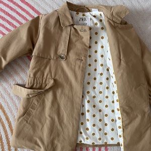Zara girl trench